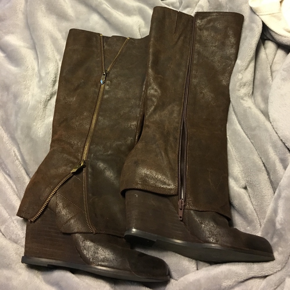 Fergie leather boots
