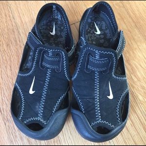 Nike boys water shoes