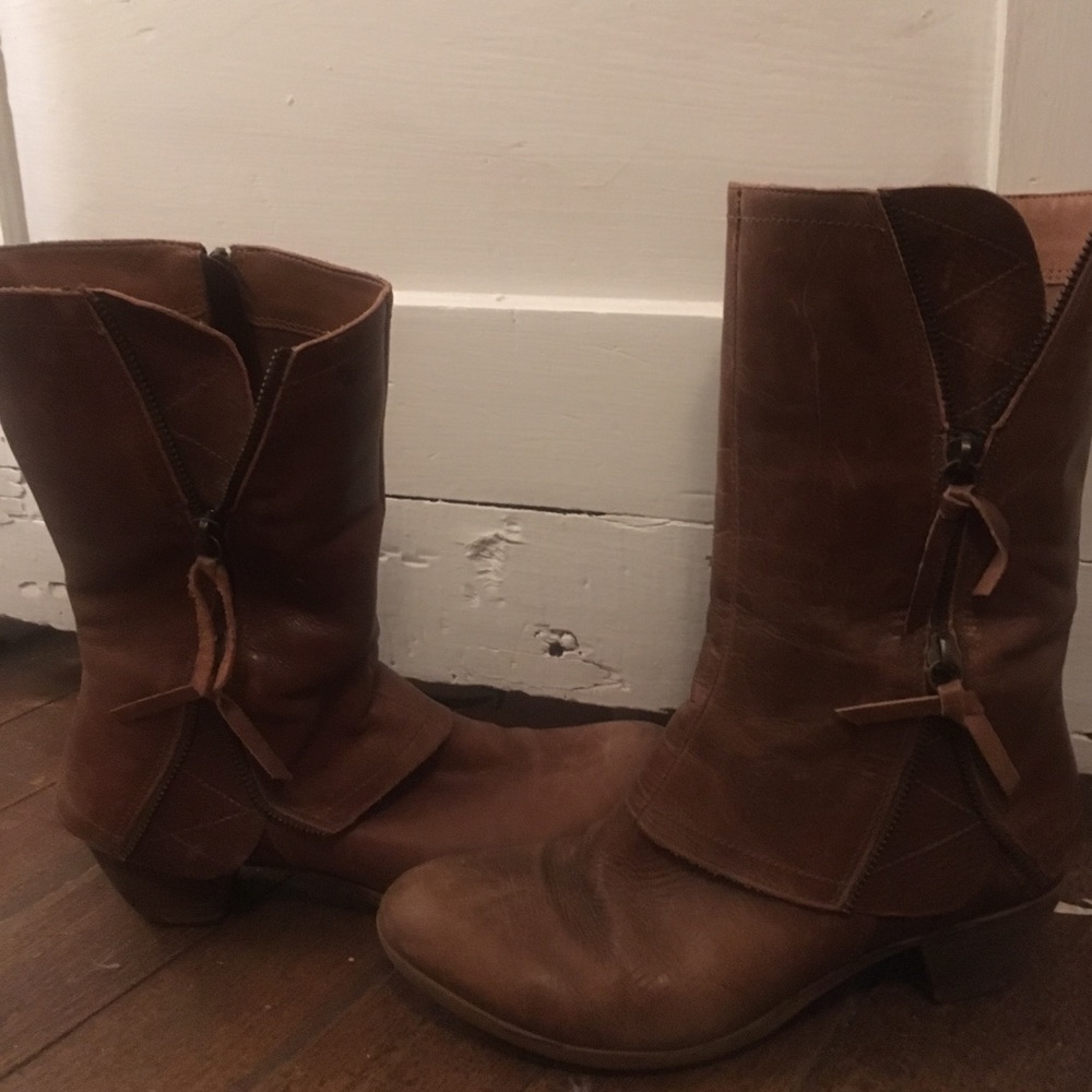 Brown Leather Zip Up Boots