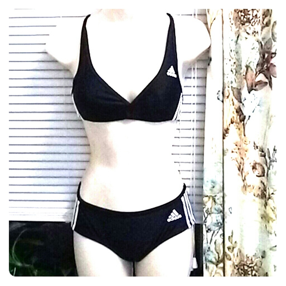 🔆Final Sale! 🔆Addidas two piece suit. small/ xs