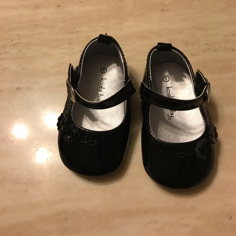 Baby girls black shoes