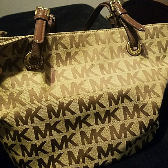 Mk purse - Picture 4 of 4