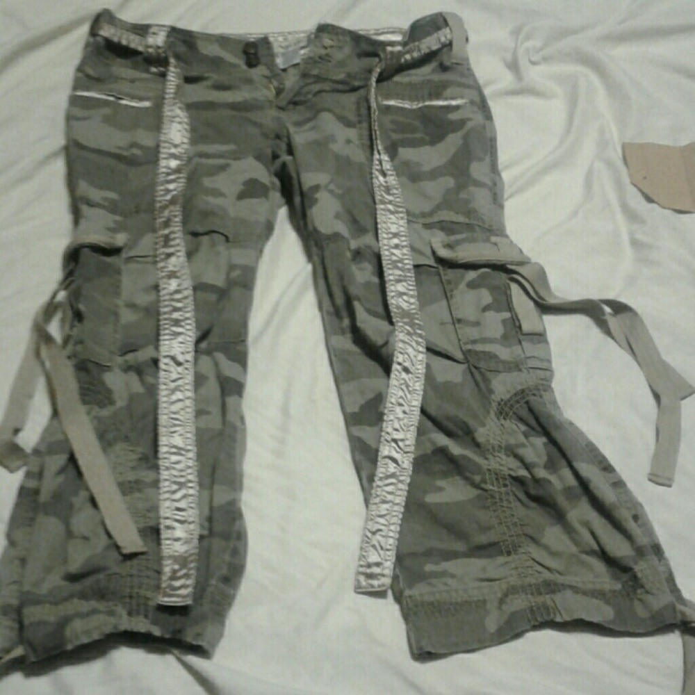 Womens camo capris
