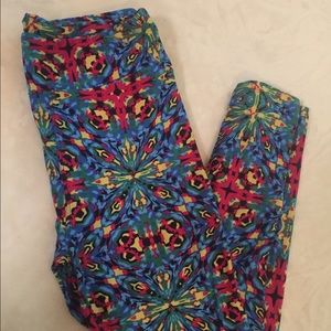LuLaRoe Tall and Curvy Leggings