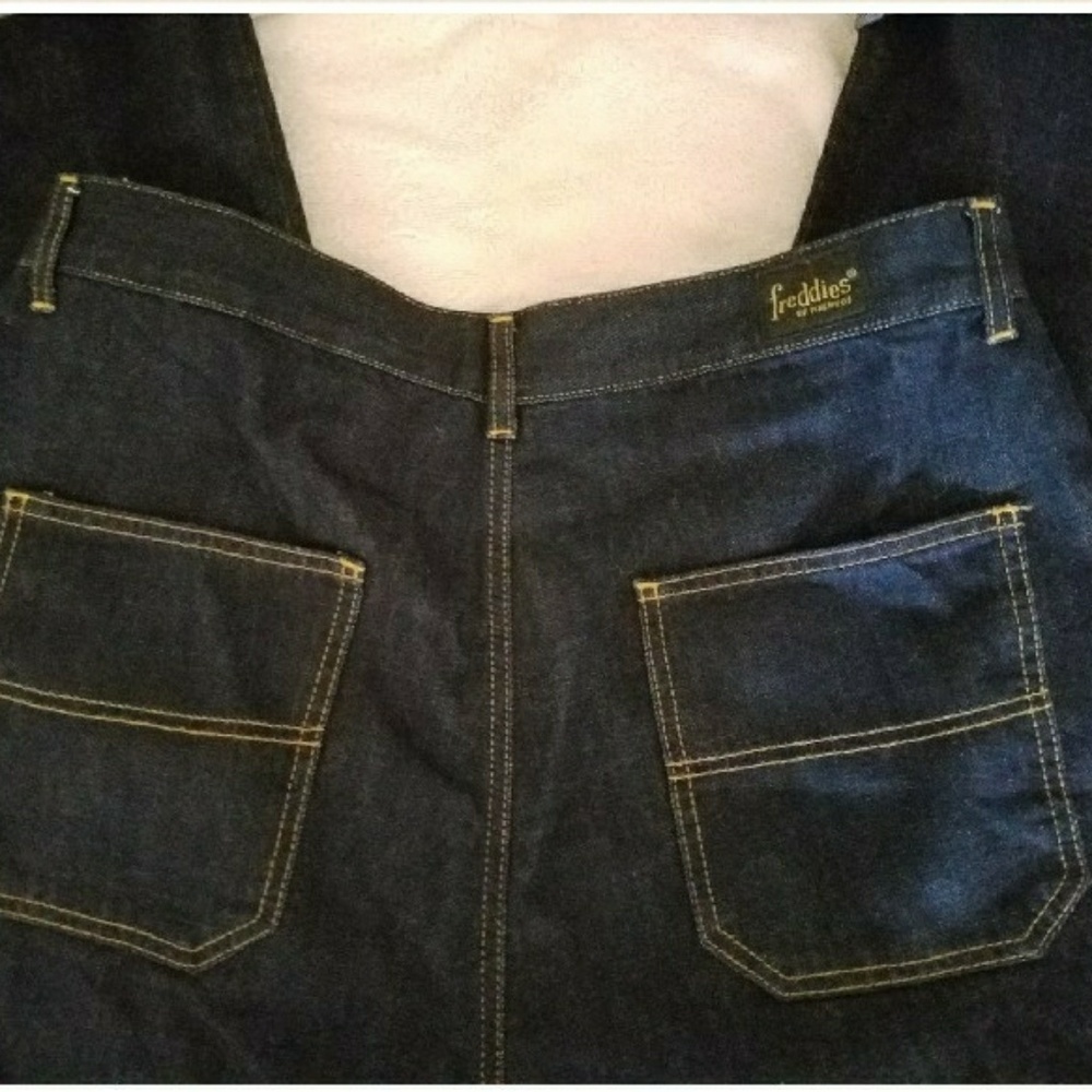 FREDDIES OF PINEWOOD CLASSIC JEANS