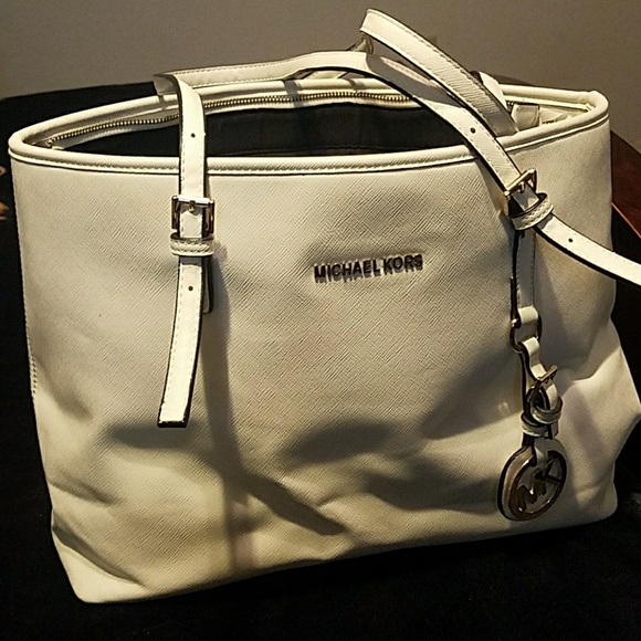 Mk purse - Picture 1 of 3