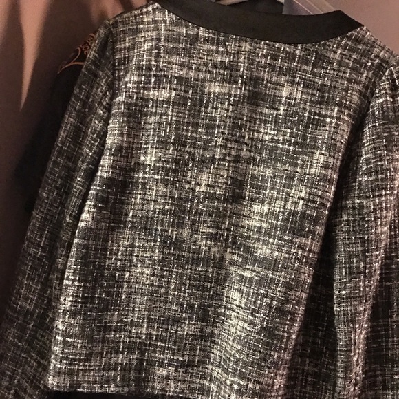 Blazer - Picture 2 of 2