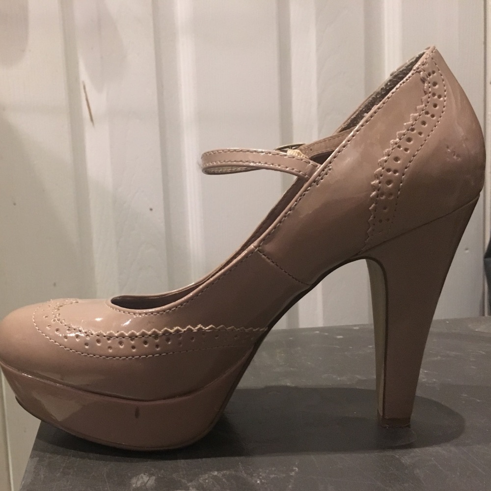 Nude platform heels. Steve Madden