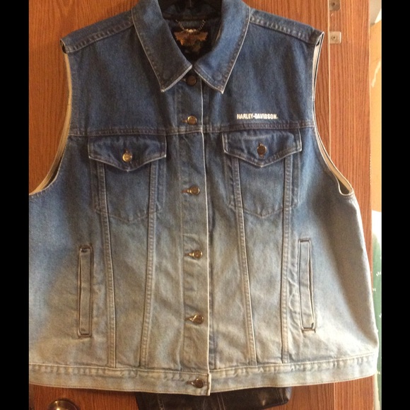 💕HOST PICK💕Women's Harley Davidson Denim Vest - Picture 1 of 3