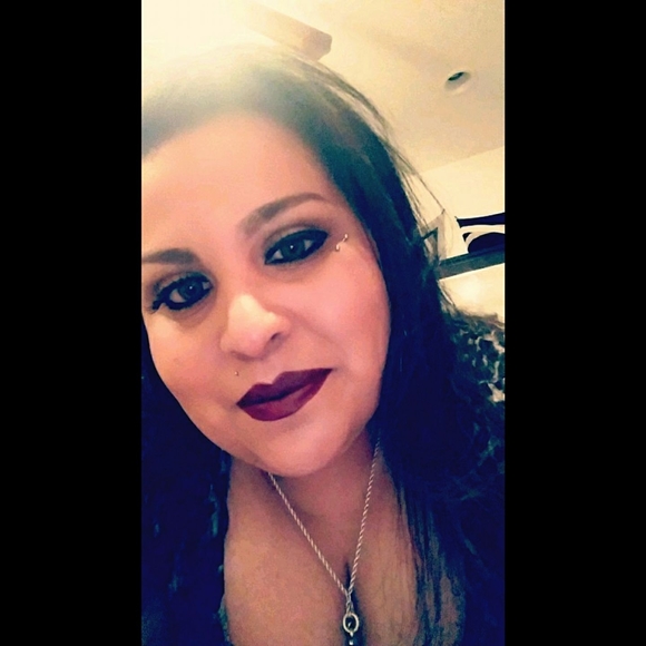 Meet your Posher, Stephanie n avery - Picture 1 of 1