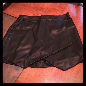 H&m fake leather mini skirt medium
