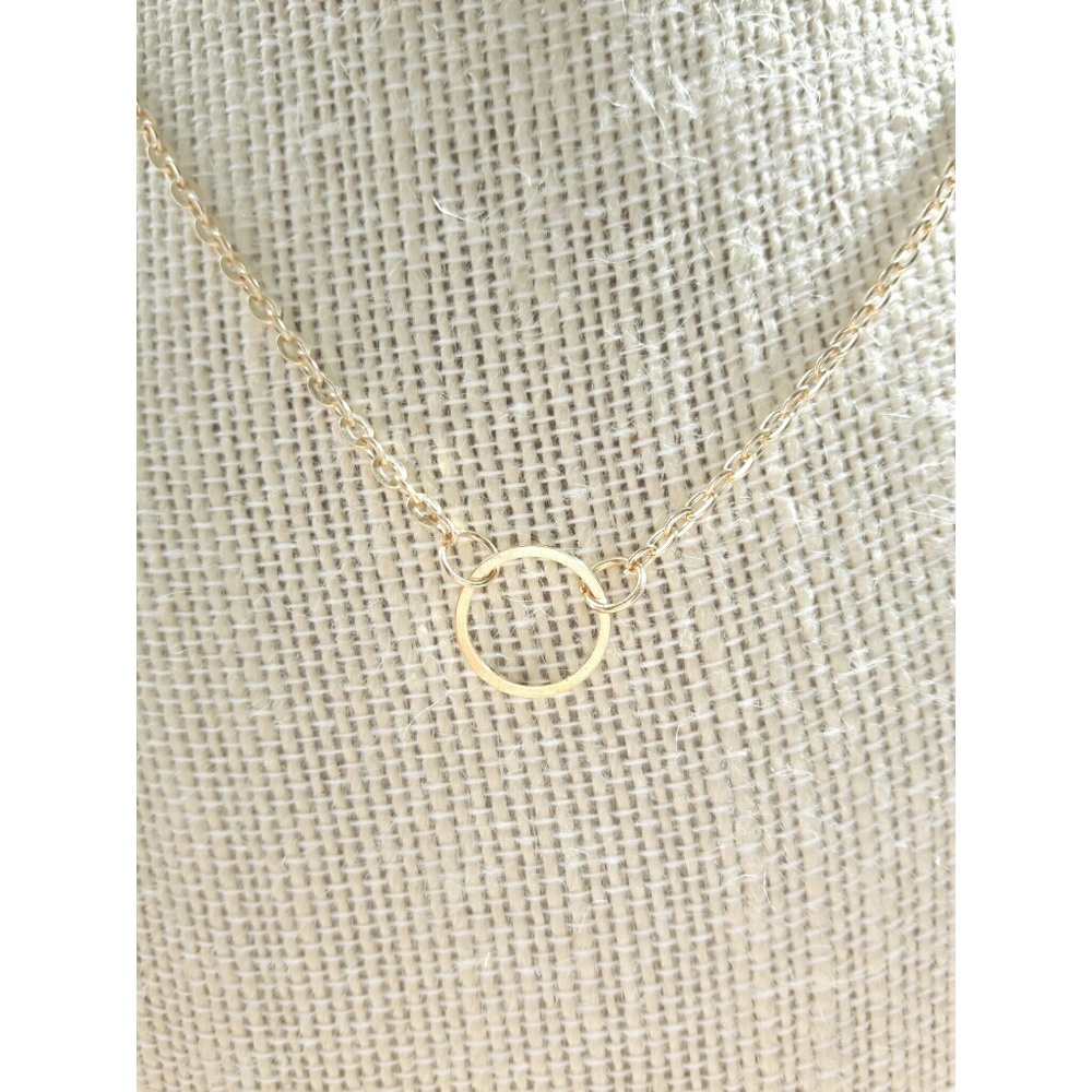 *{ boutique } gold tone circle necklace - Picture 2 of 3