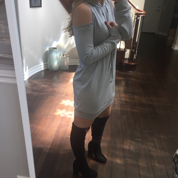 SALE⭐️LAST1• Cold Shoulder Hoodie Dress - Picture 5 of 7