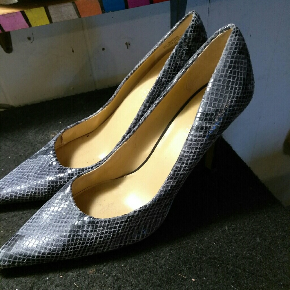 Snakeskin ninewest heels