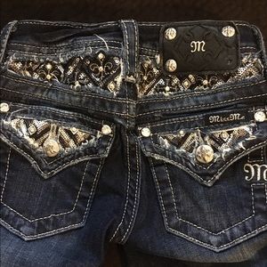 Girls size 7 Miss Me capris