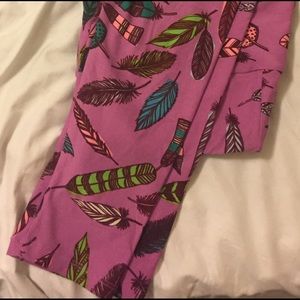 NWOT Lularoe TC Feather Leggings