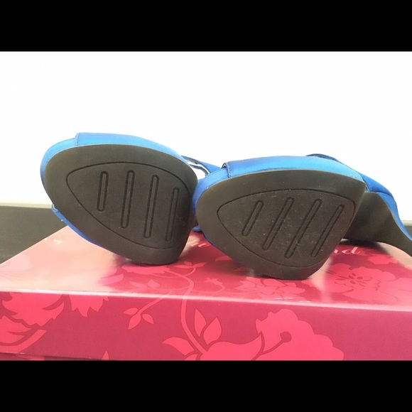 Lulu Townsend Blue Platform Pump with Bows - Picture 3 of 4