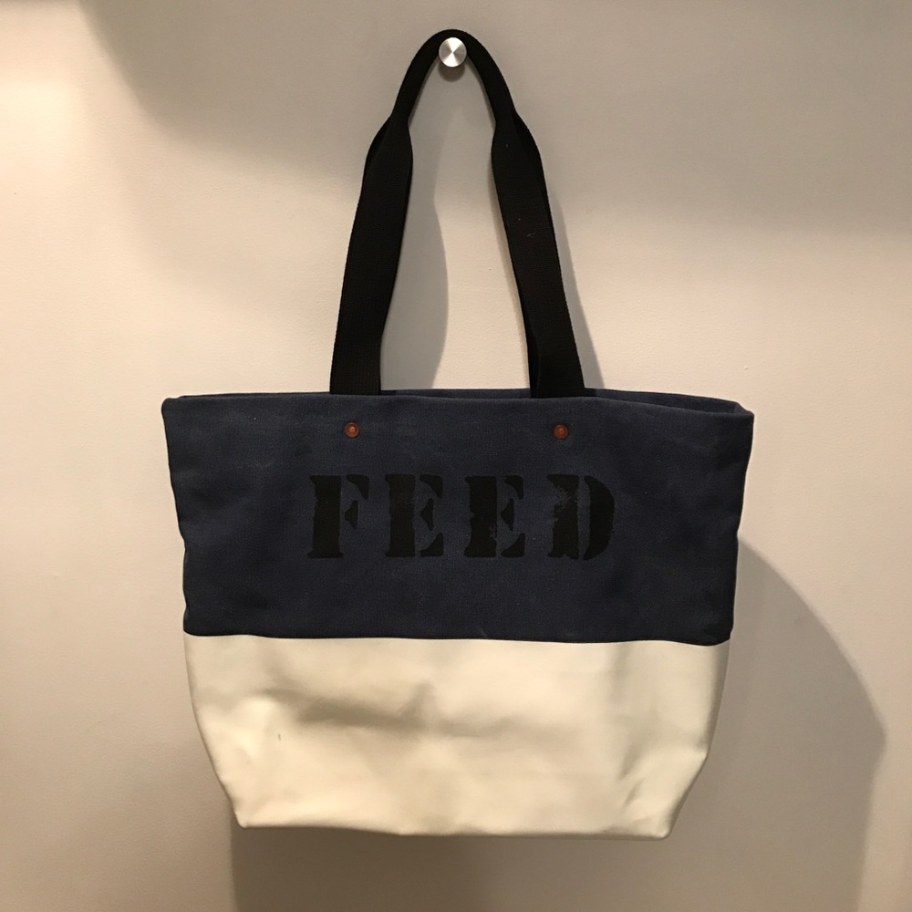 Feed tote - one size