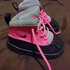 Toddler nike boots