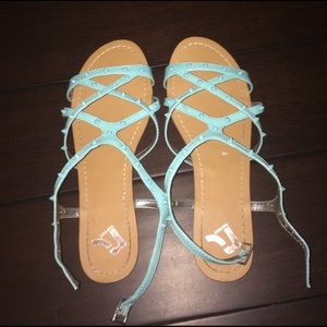 Report Sandals
