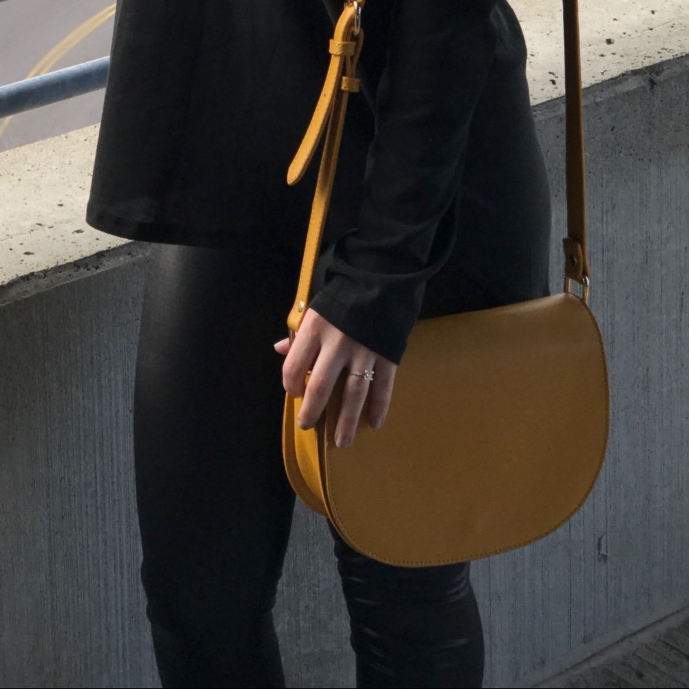 **FINAL SALE** Mustard yellow cross body purse