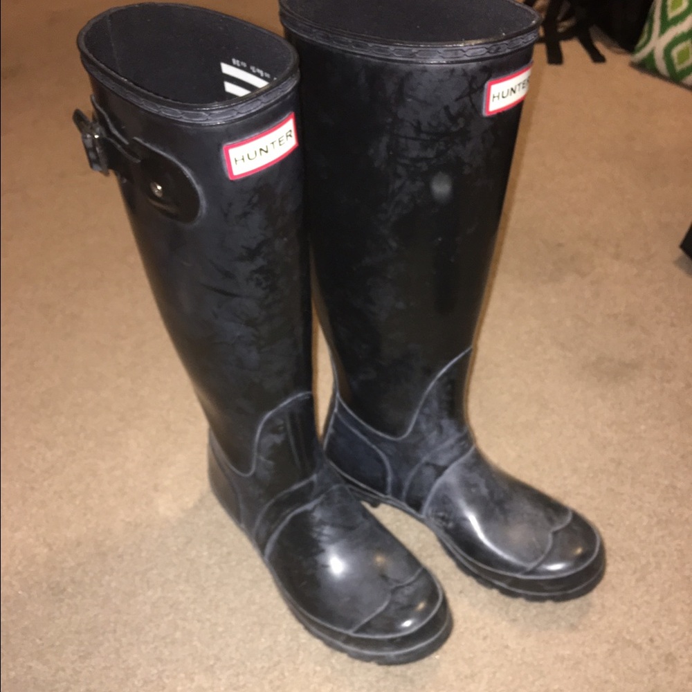 Black hunter rain boots!