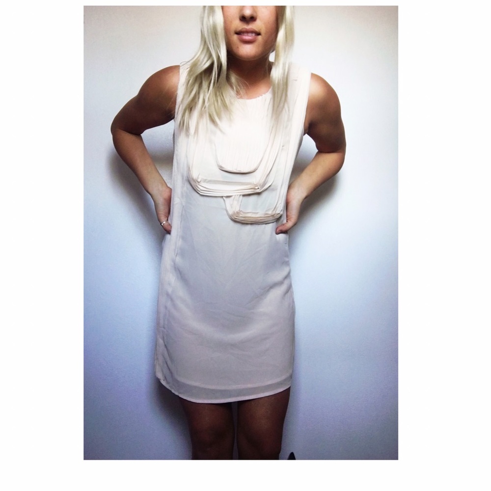 Pale pink shift dress abstract design puff