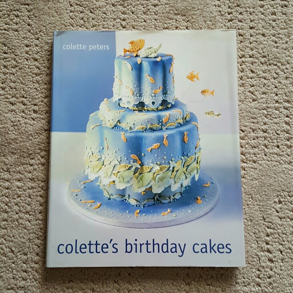 Cake decorating book.