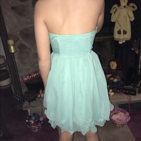 Cute, short light blue prom dress - Picture 2 of 2