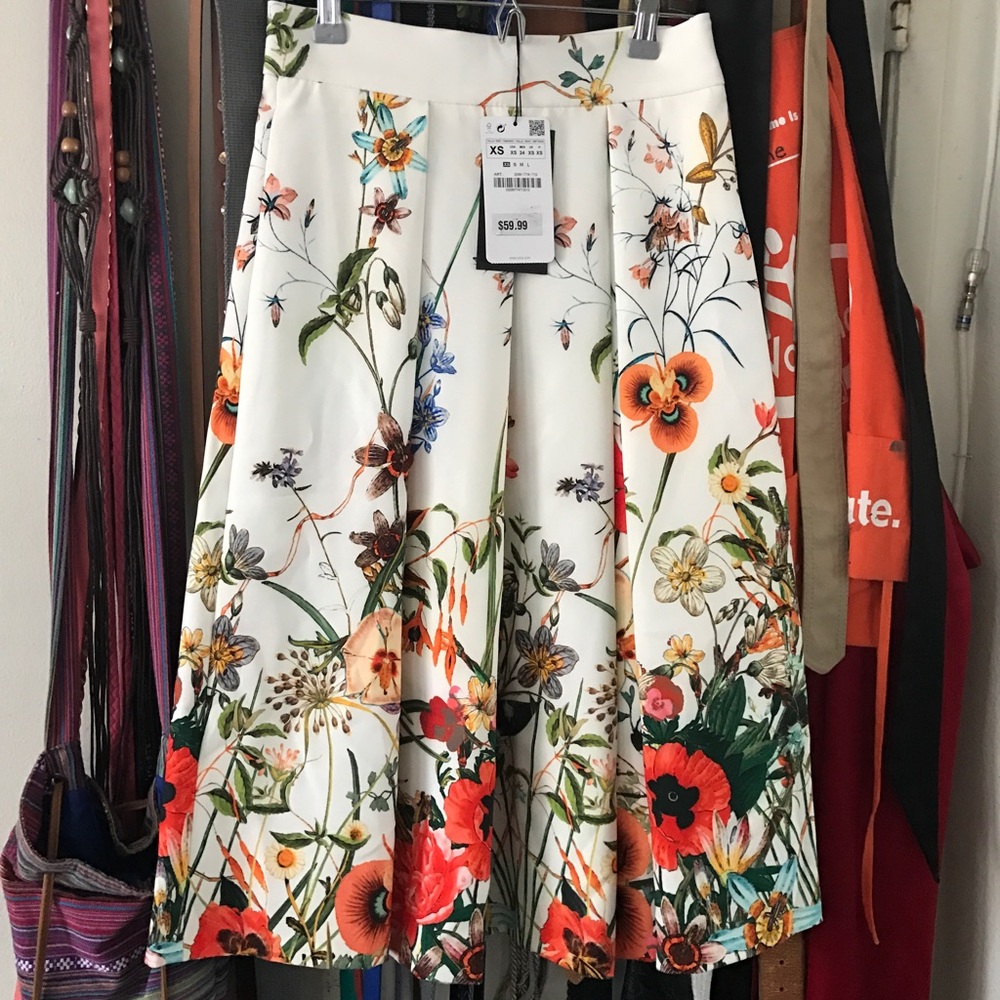 Zara floral pleated skirt
