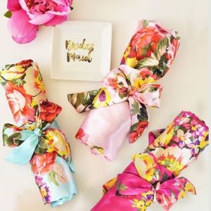 Pink Floral Robe / Bridesmaids Gift / Pajamas