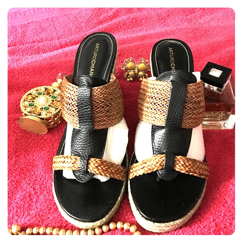 Black and Natural Tumbled leather Sandals