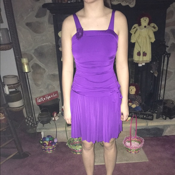 Short, purple dress - Picture 1 of 2
