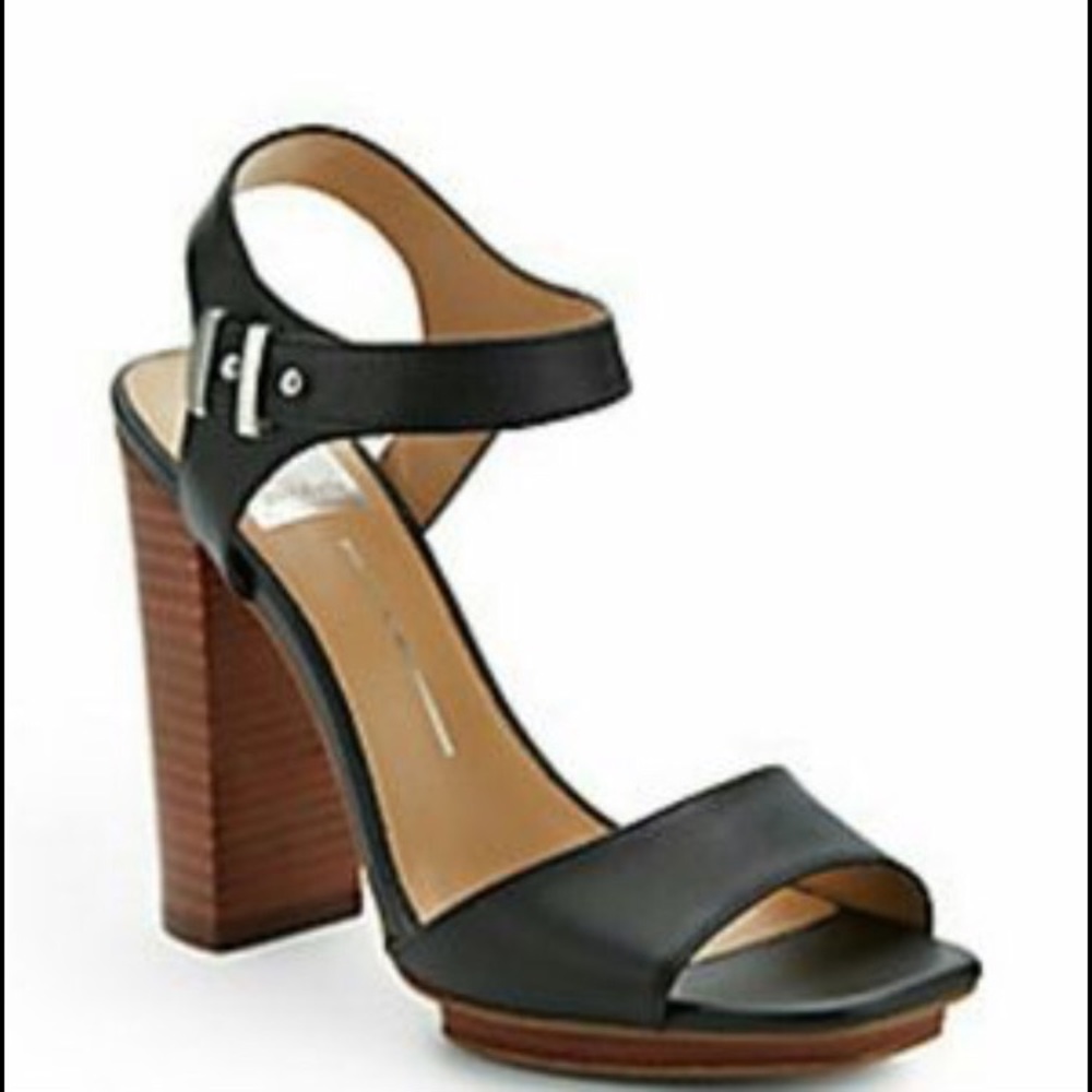 Dolce vita sandals