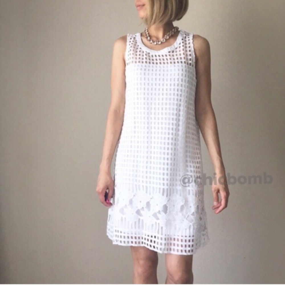 SALE White crocheted sleeveless dress. Fully lined - Picture 4 of 4