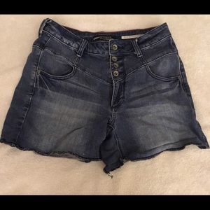 High waisted blue denim shorts