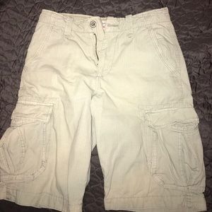American Eagle men's light gray cargo shorts