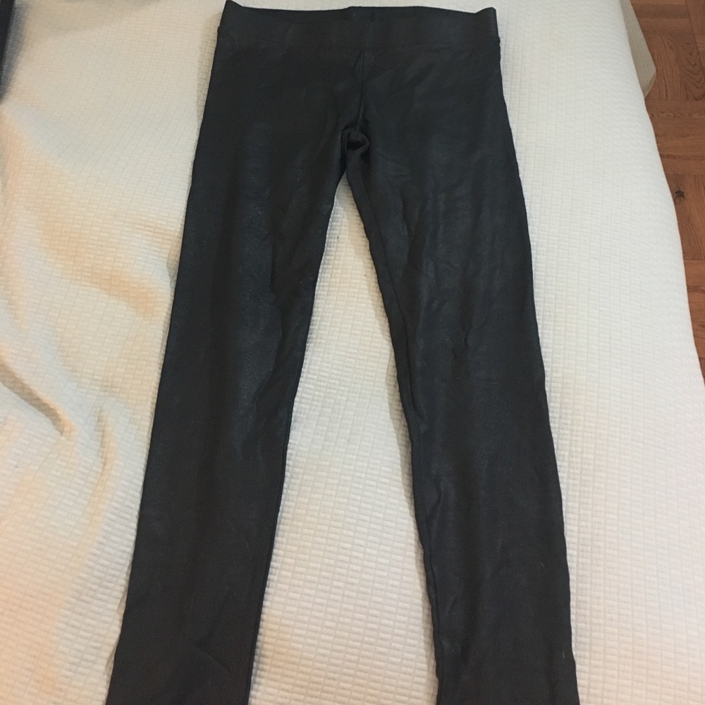 Krisa black spandex leggings with leather feel