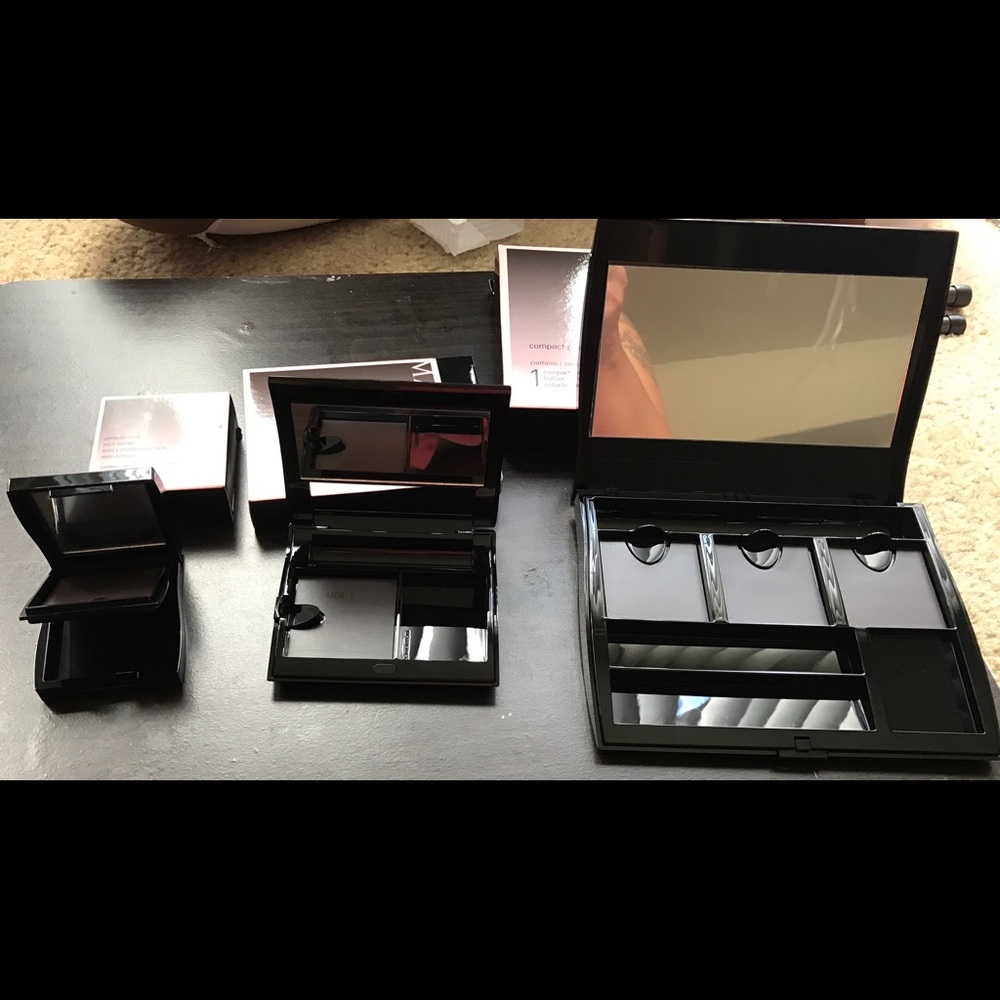 Compact mirrors - Picture 2 of 2