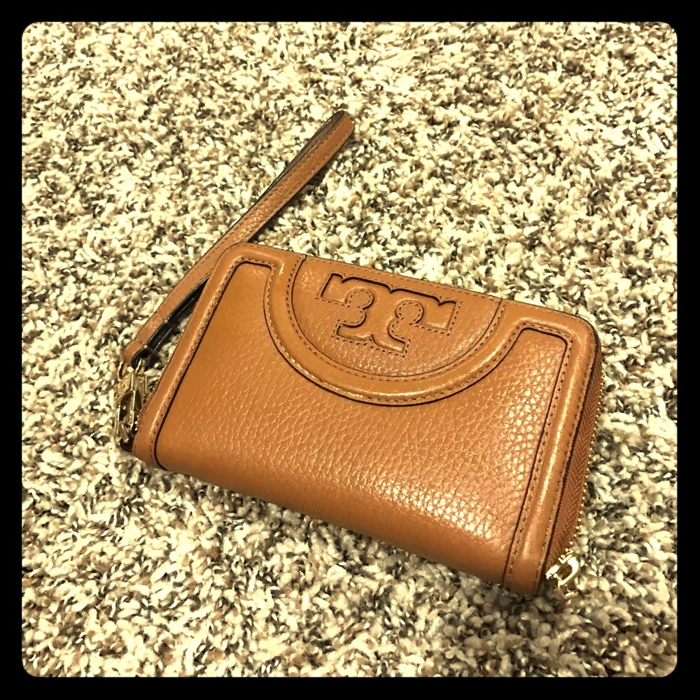 Tory burch wristlet