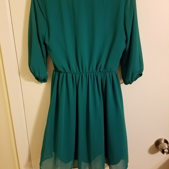 short green dress - Picture 2 of 3