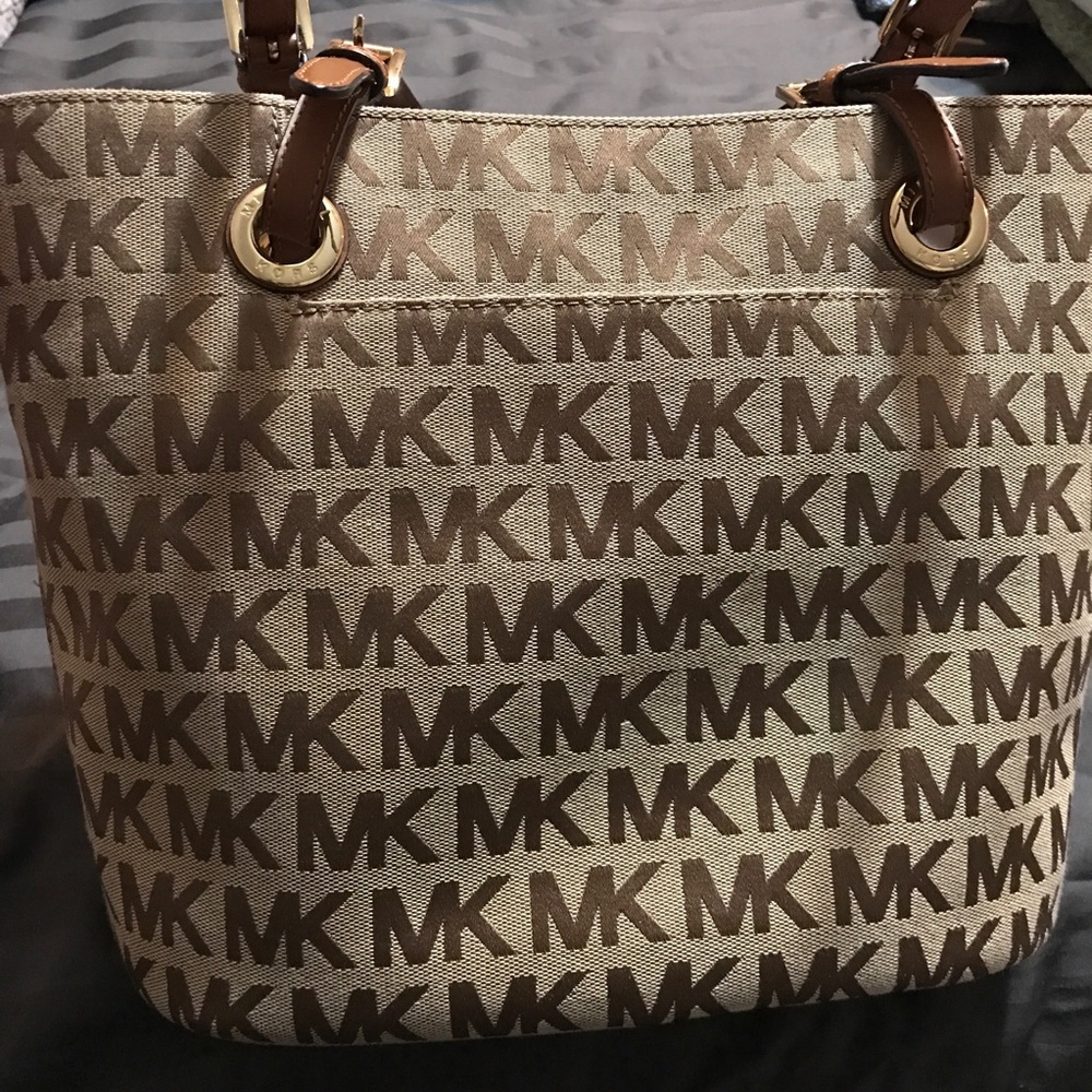 Michael Kors Jet Set Canvas Tote