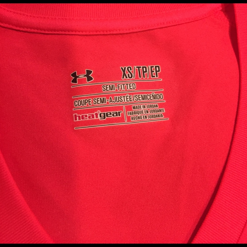 NWT Short sleeve Under Armour shocking pink tee - Picture 3 of 3