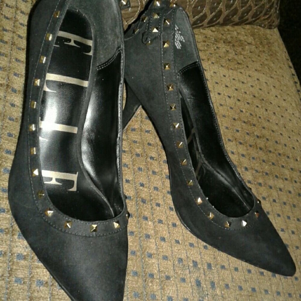 ❤️ FINAL REDUCTION Studded Pumps - Picture 3 of 8