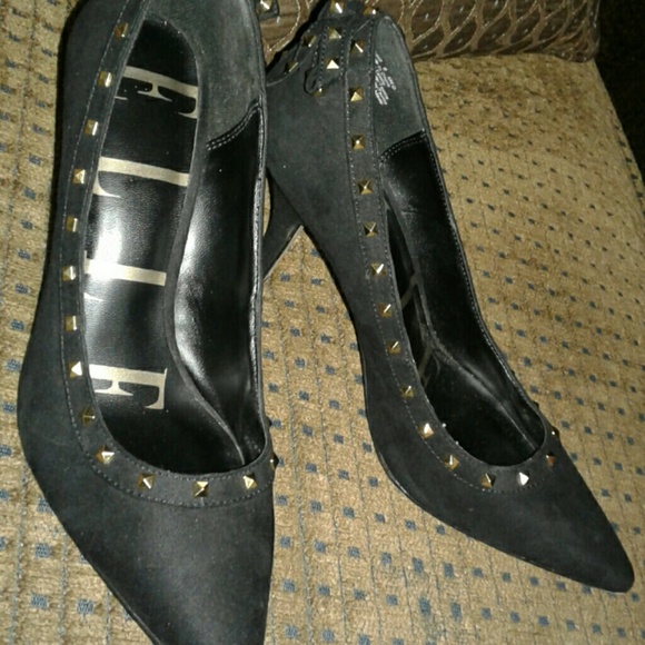 ❤️ FINAL REDUCTION Studded Pumps - Picture 3 of 8