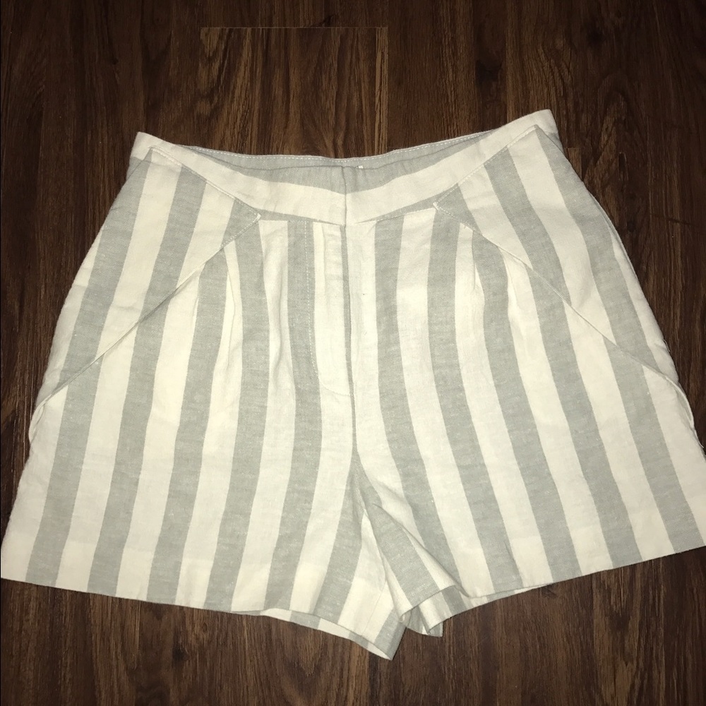 BCBG STRIPES SHORTS