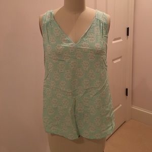 green patterned Old Navy top