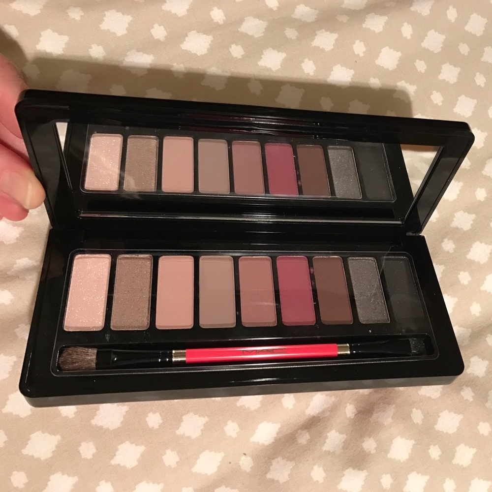 MAC eyeshadow palette