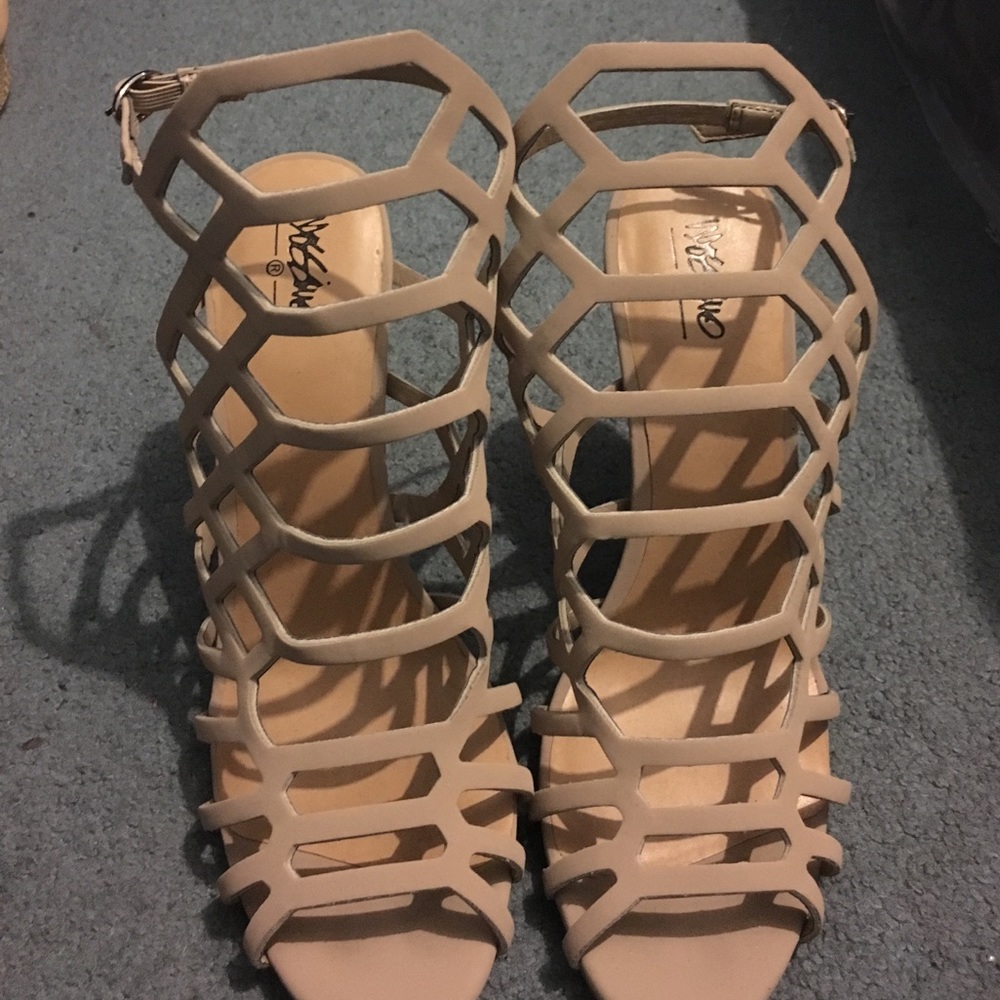 Heels - Picture 2 of 2
