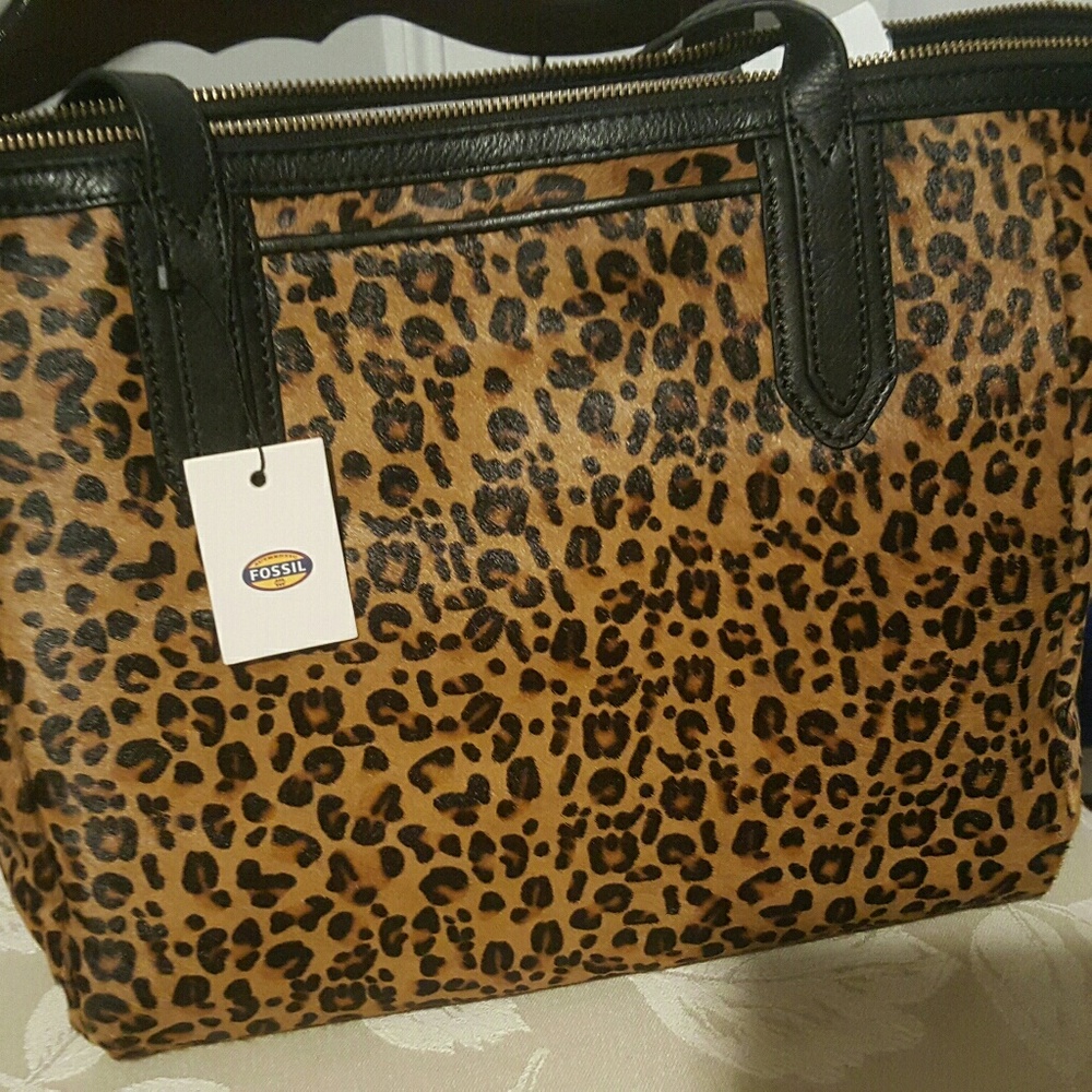 Leopard Fossil tote bag with leather straps